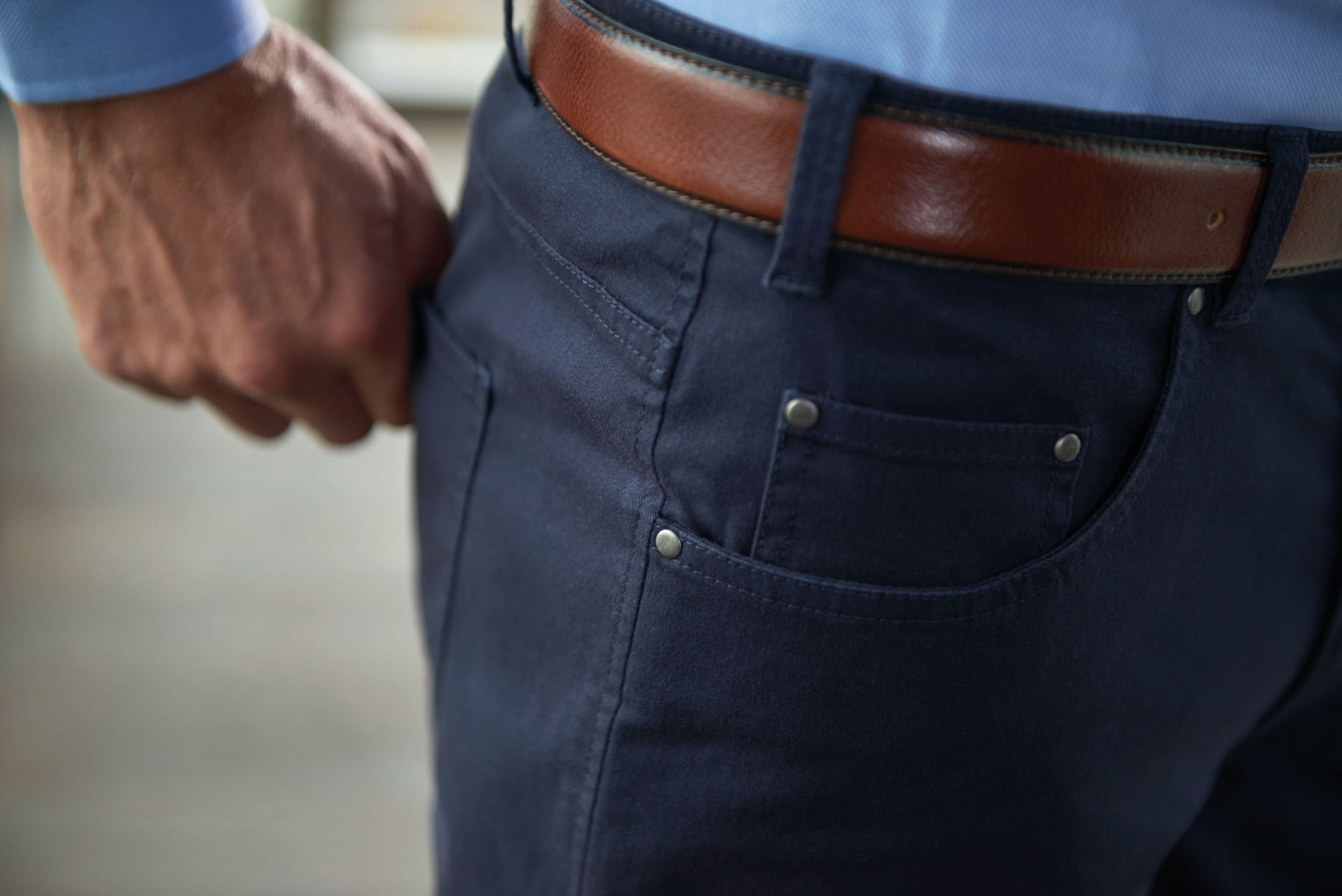 Mixing and Matching Business Wear: How to Create a Professional Wardrobe on a Budget