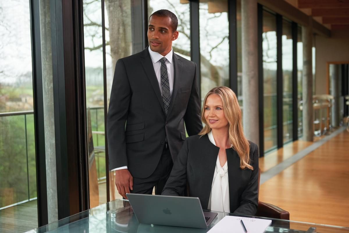 Maximising your company's professional image with the perfect staff uniform